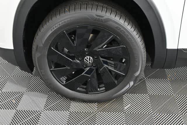 New 2026 Volkswagen Atlas SE FWD image 8