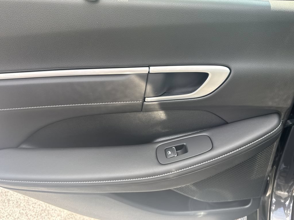 Used 2025 Hyundai Sonata Limited FWD image 19