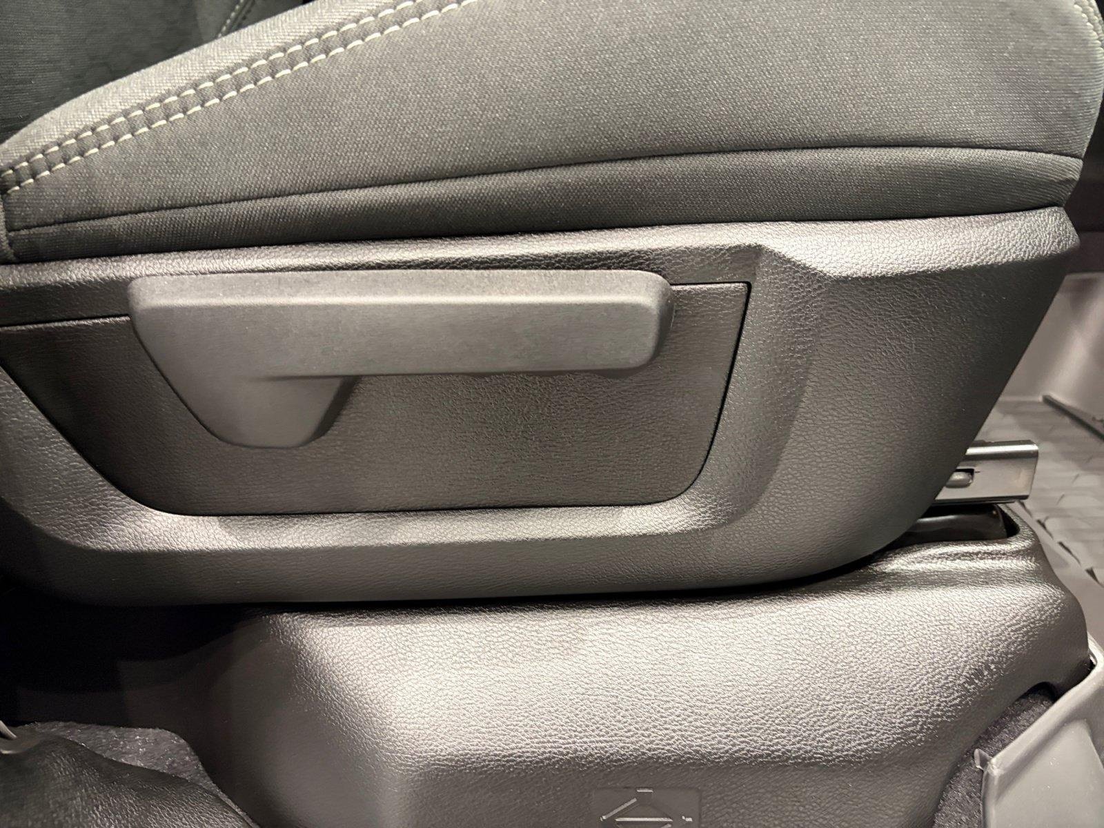 New 2026 RAM 2500 Big Horn AWD/4WD image 34