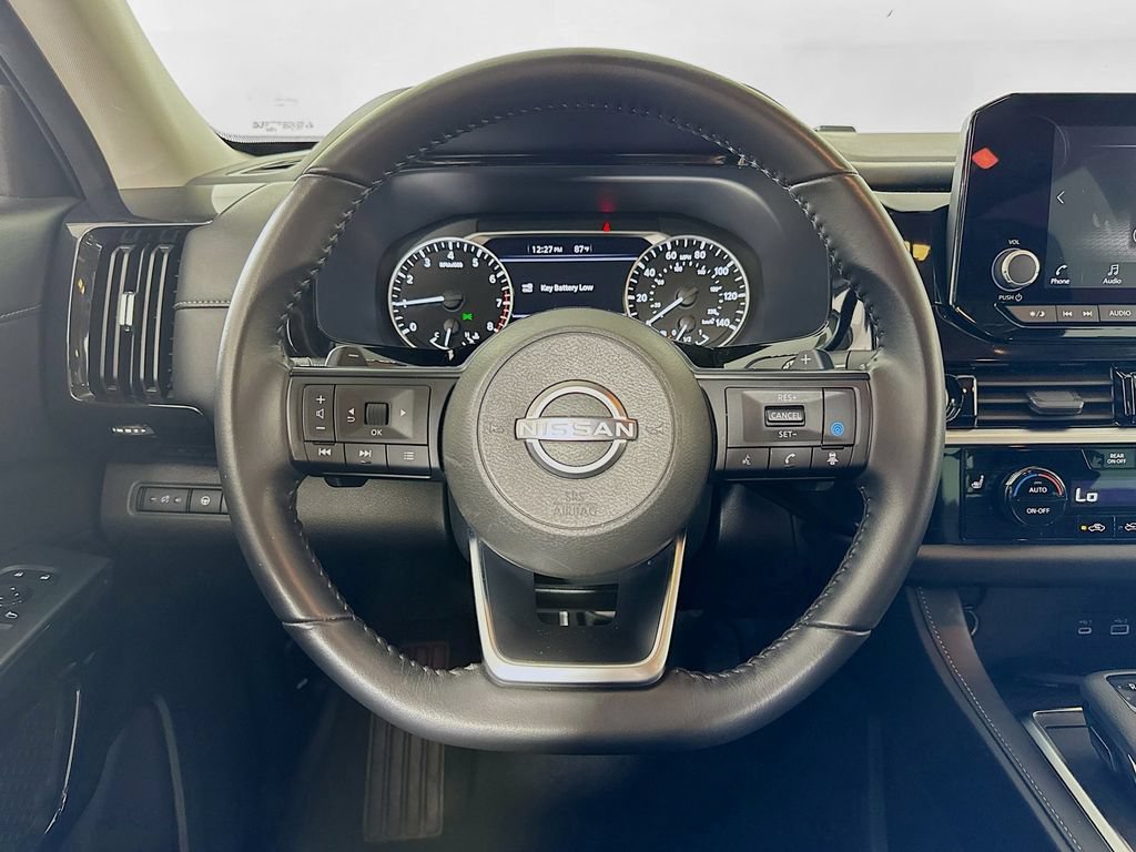 Used 2024 Nissan Pathfinder SV FWD image 11