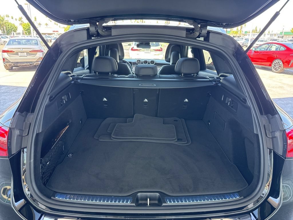 Used 2025 Mercedes-Benz GLC 300 image 18