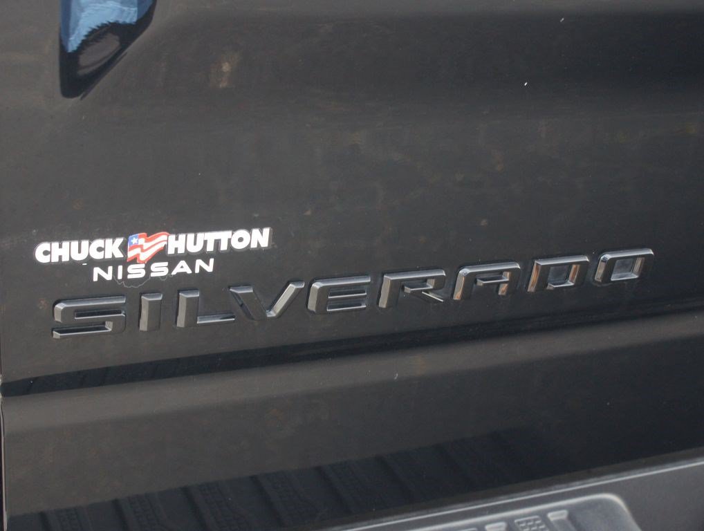 Used 2022 Chevrolet Silverado 1500 LT Trail Boss w/ LPO, Dark Essentials Package AWD/4WD image 16