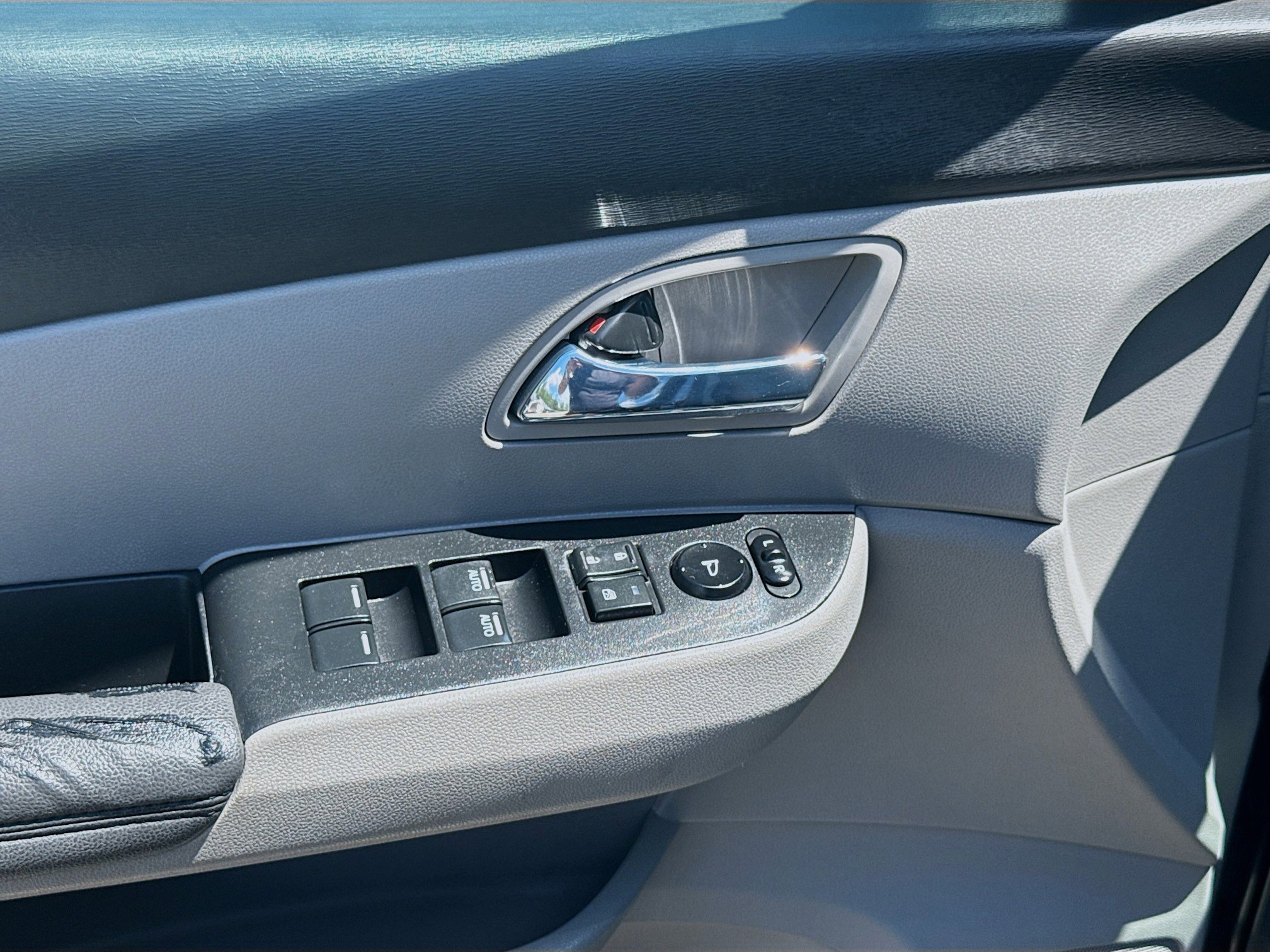 Used 2017 Honda Odyssey EX-L image 16