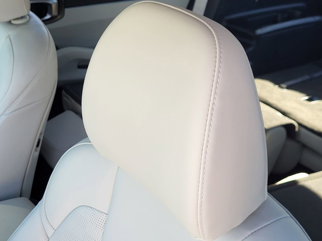 Used 2025 Kia Sorento EX w/ EX Panoramic Sunroof Package image 6