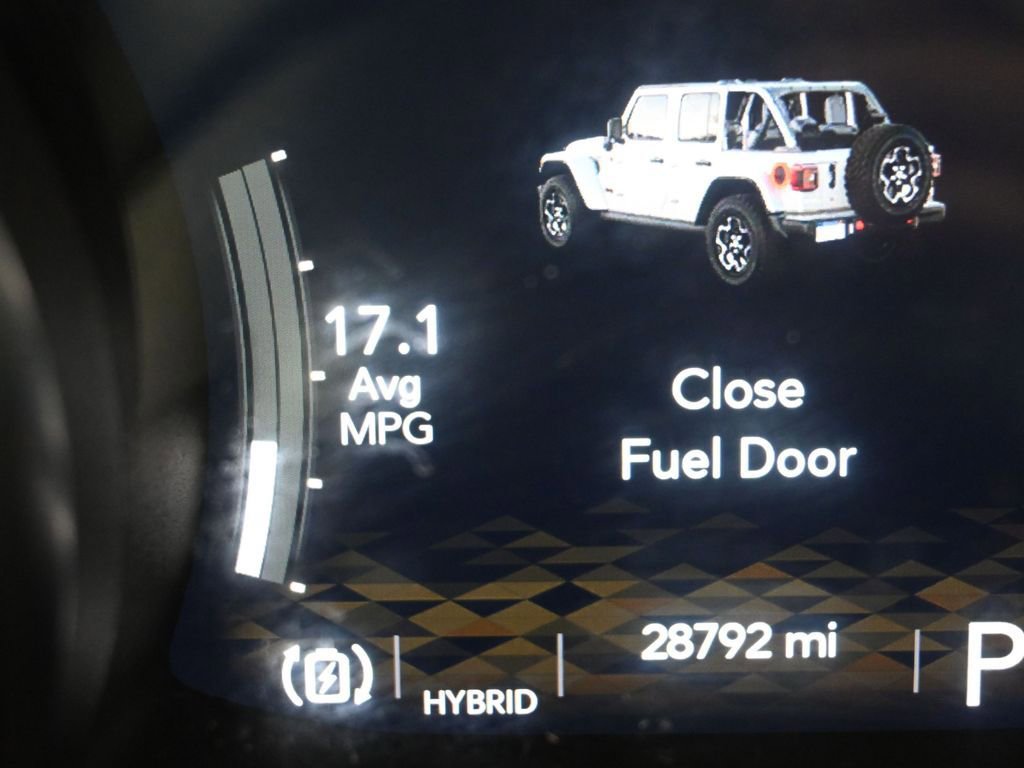 Used 2023 Jeep Wrangler Unlimited Sahara w/ Cold Weather Group image 16