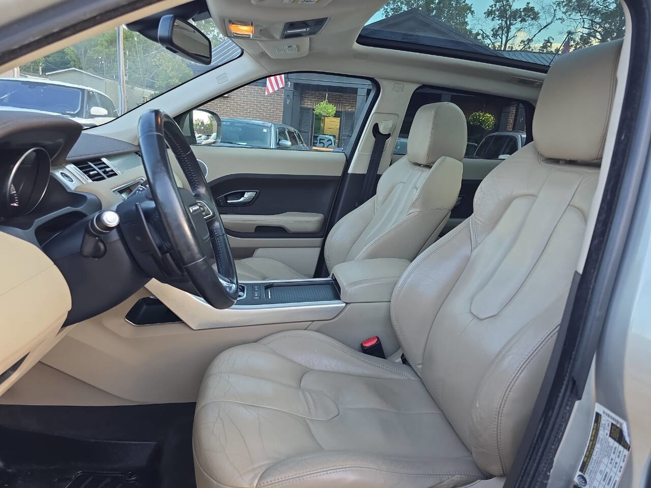 Used 2012 Land Rover Range Rover Evoque Pure Plus image 16