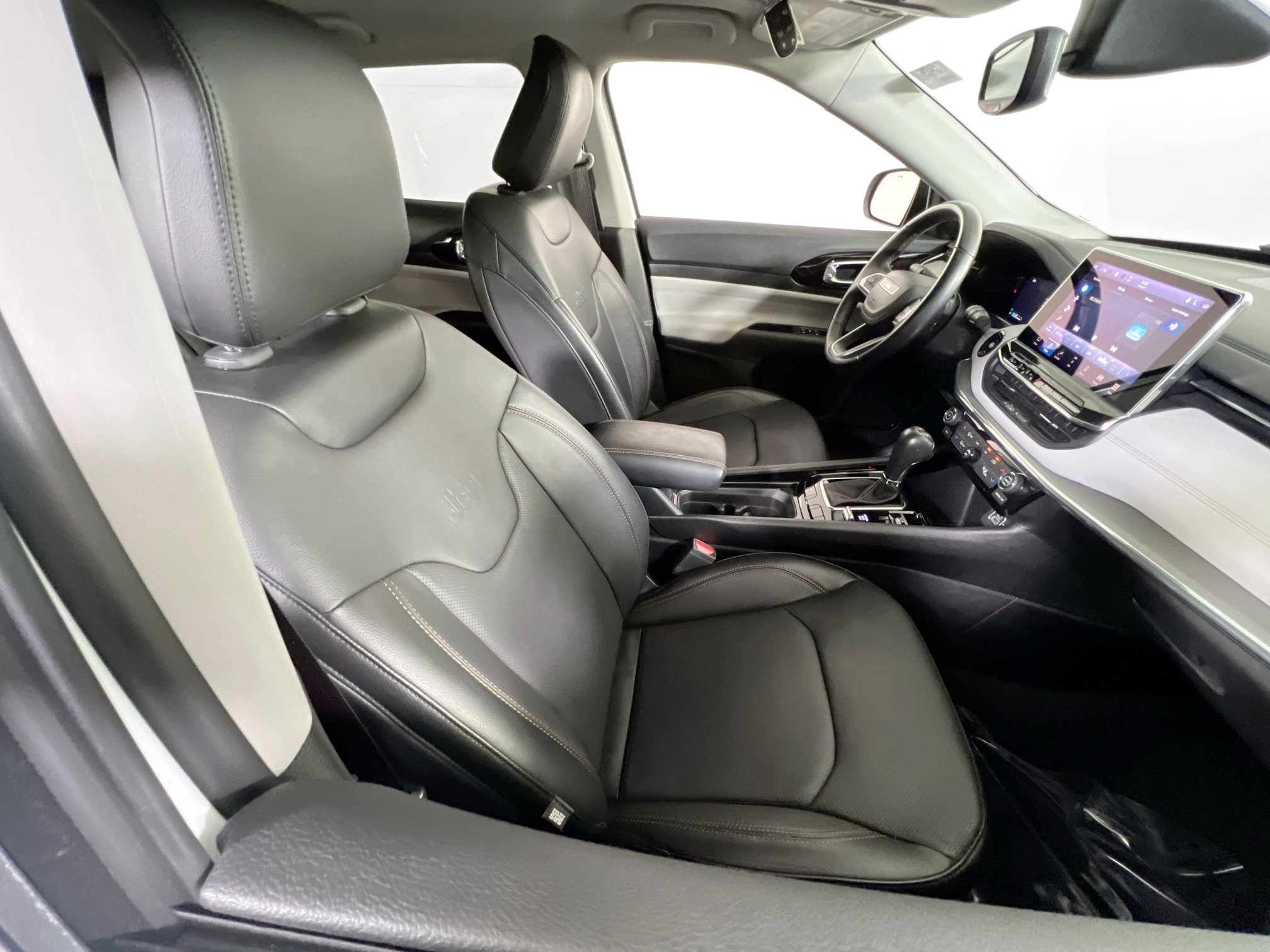 Used 2022 Jeep Compass Limited w/ Elite Group image 25