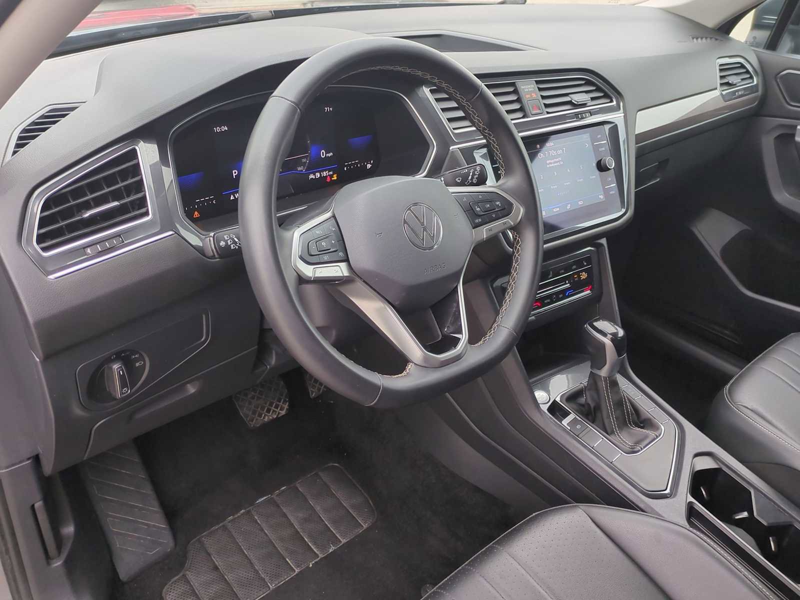 Used 2024 Volkswagen Tiguan SE image 10