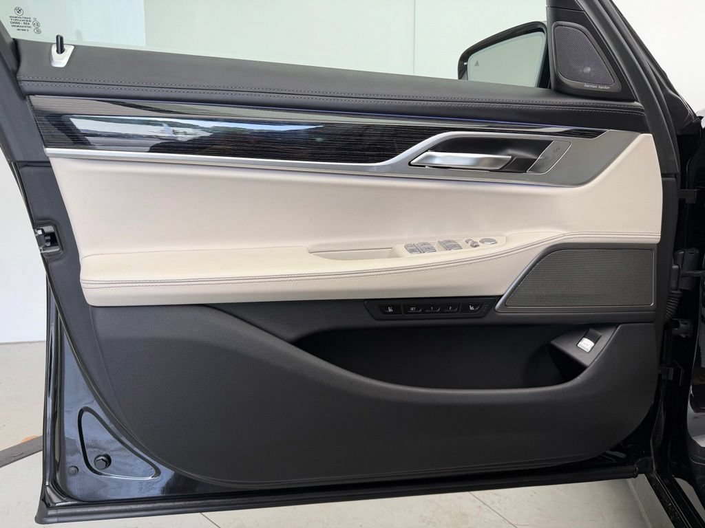 Used 2022 BMW 750Li xDrive AWD/4WD image 5