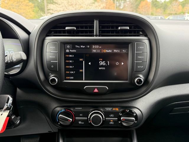 Used 2025 Kia Soul LX image 19