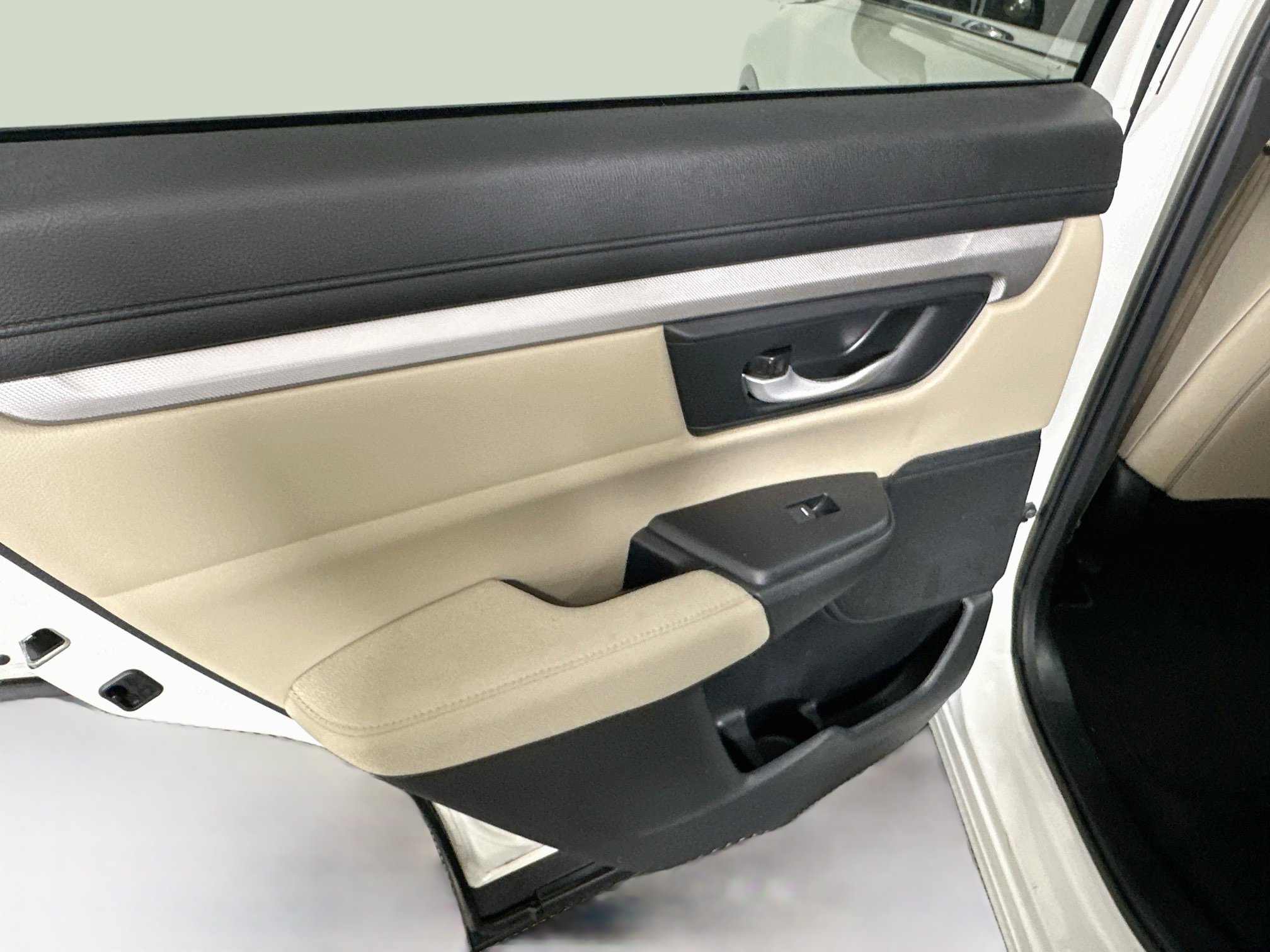 Used 2018 Honda CR-V LX image 25