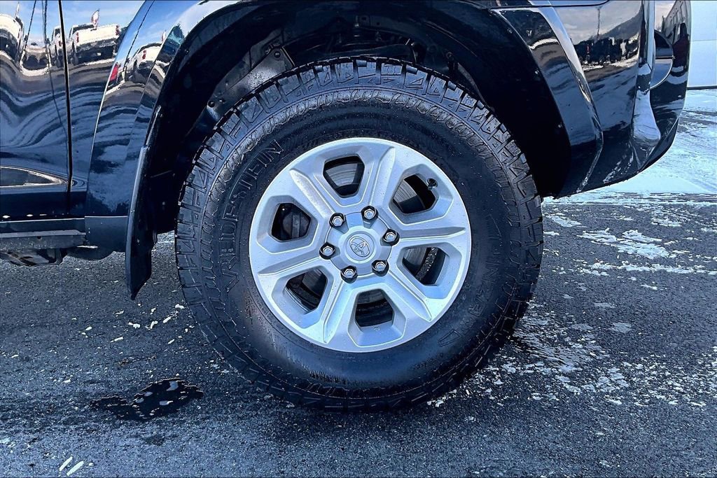 Used 2022 Toyota 4Runner SR5 Premium w/ Moonroof Package image 9