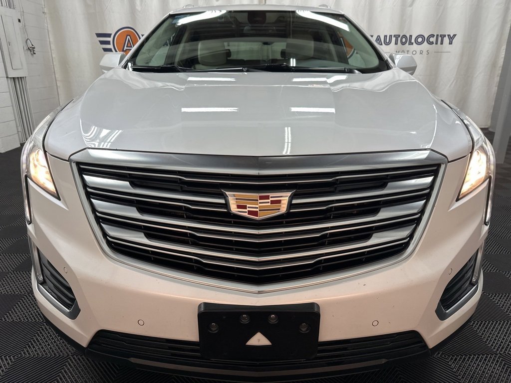 Used 2017 Cadillac XT5 Luxury w/ Driver Awareness Package image 3