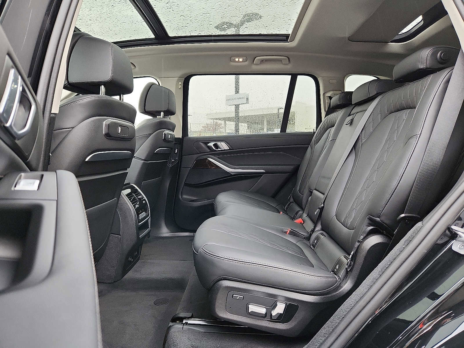 Certified 2024 BMW X7 xDrive40i image 10