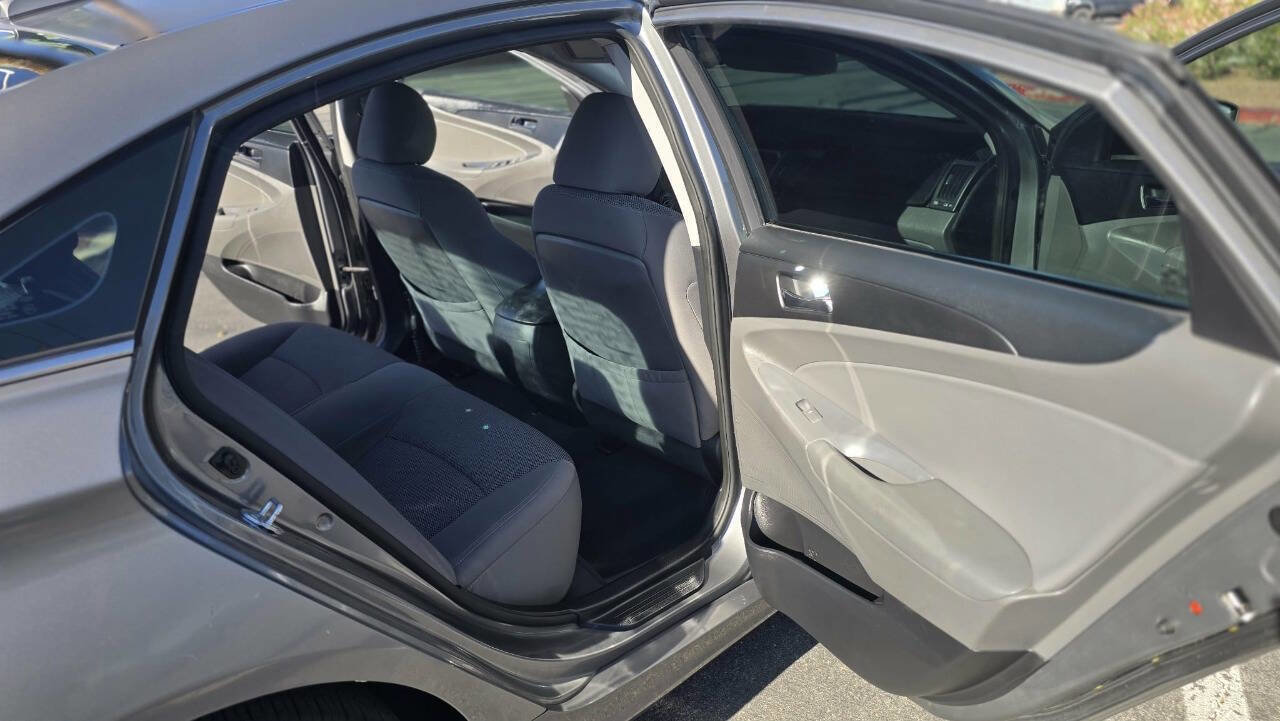 Used 2013 Hyundai Sonata GLS w/ Popular Equipment Pkg image 16