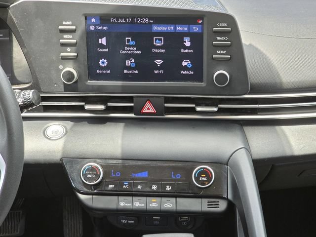 Used 2023 Hyundai Elantra SEL w/ Preferred Accessory Package FWD image 11