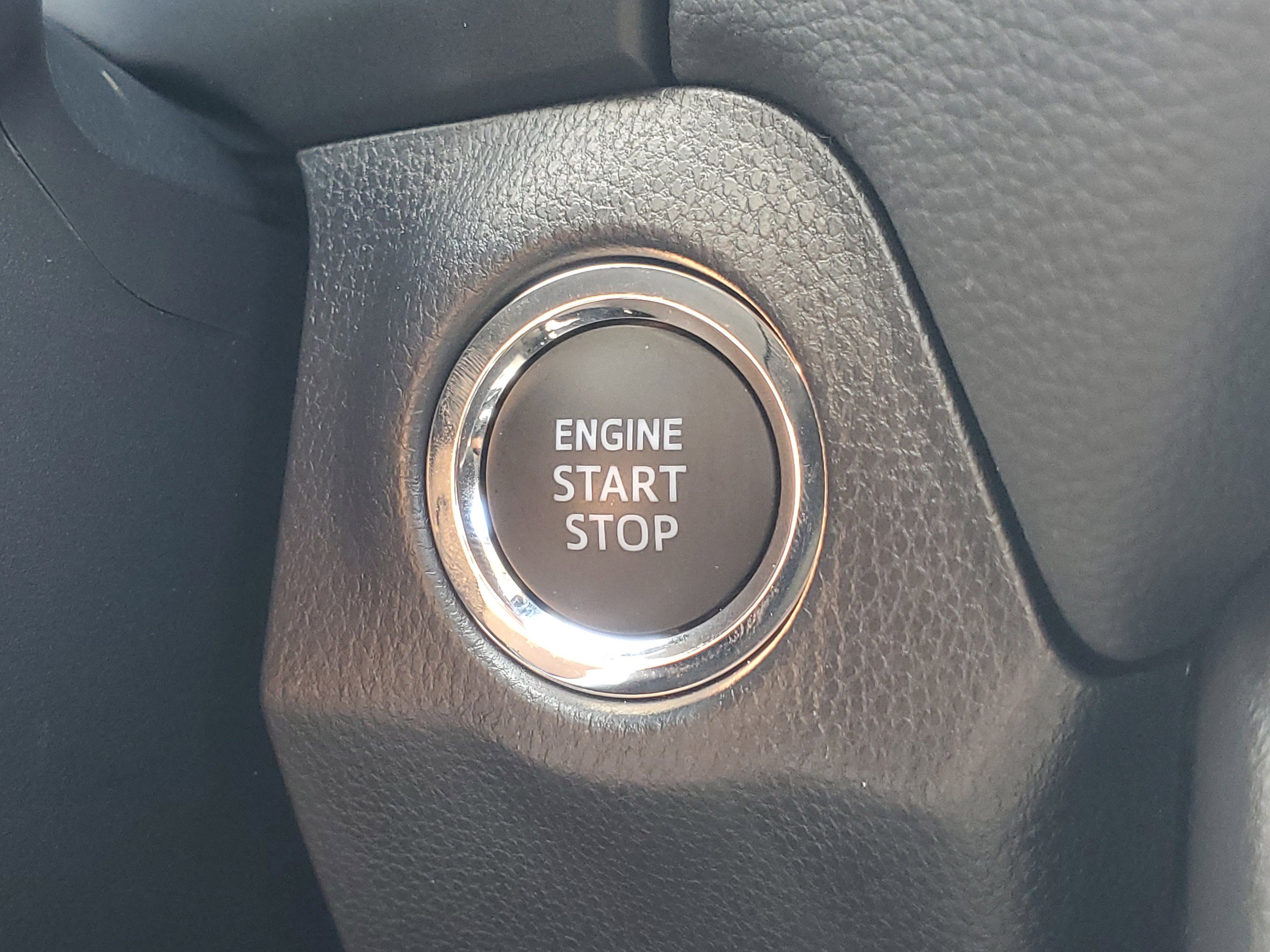 Used 2025 Toyota RAV4 XLE w/ Convenience Package image 32