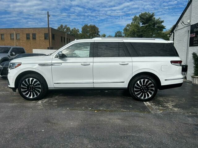Used 2023 Lincoln Navigator L Black Label image 2