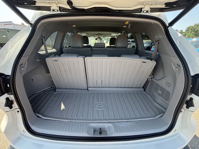 Used 2017 Toyota Highlander Limited image 19