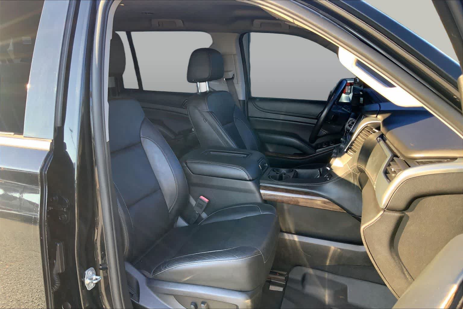 Used 2019 Chevrolet Suburban LT AWD/4WD image 9