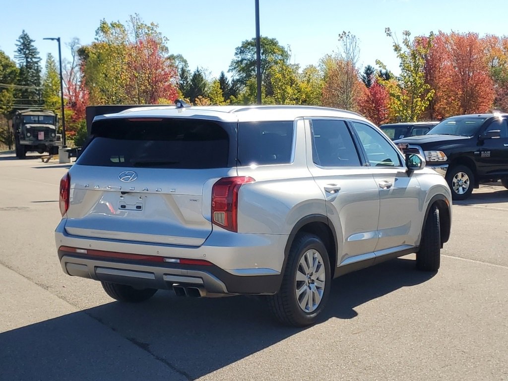 Used 2024 Hyundai Palisade SEL image 2