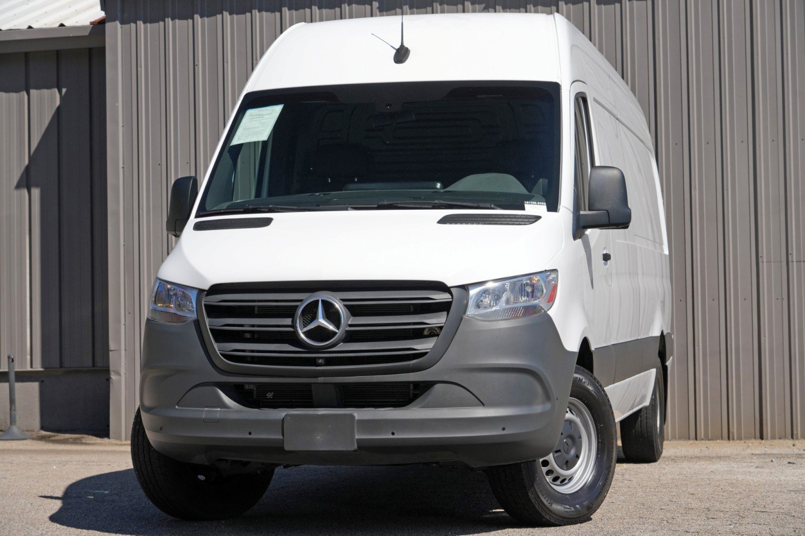 Used 2023 Mercedes-Benz Sprinter 2500 image 3