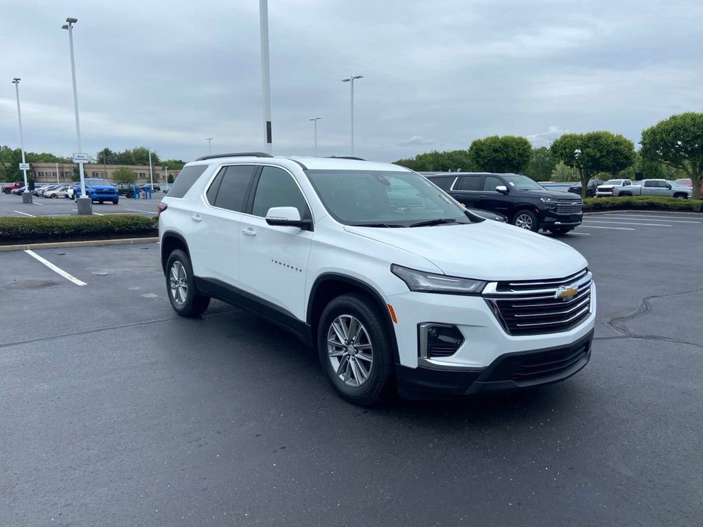 Used 2023 Chevrolet Traverse LT w/ Rear Camera Mirror Package AWD/4WD image 3