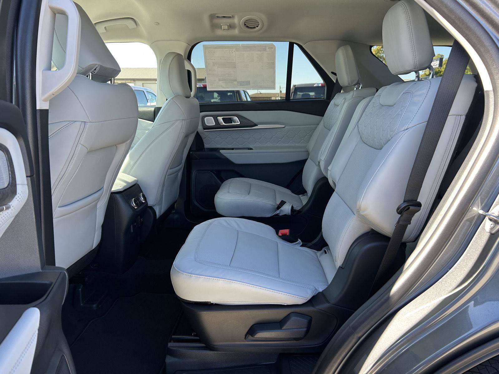 New 2026 Ford Explorer Platinum w/ LUX Leather Package image 32