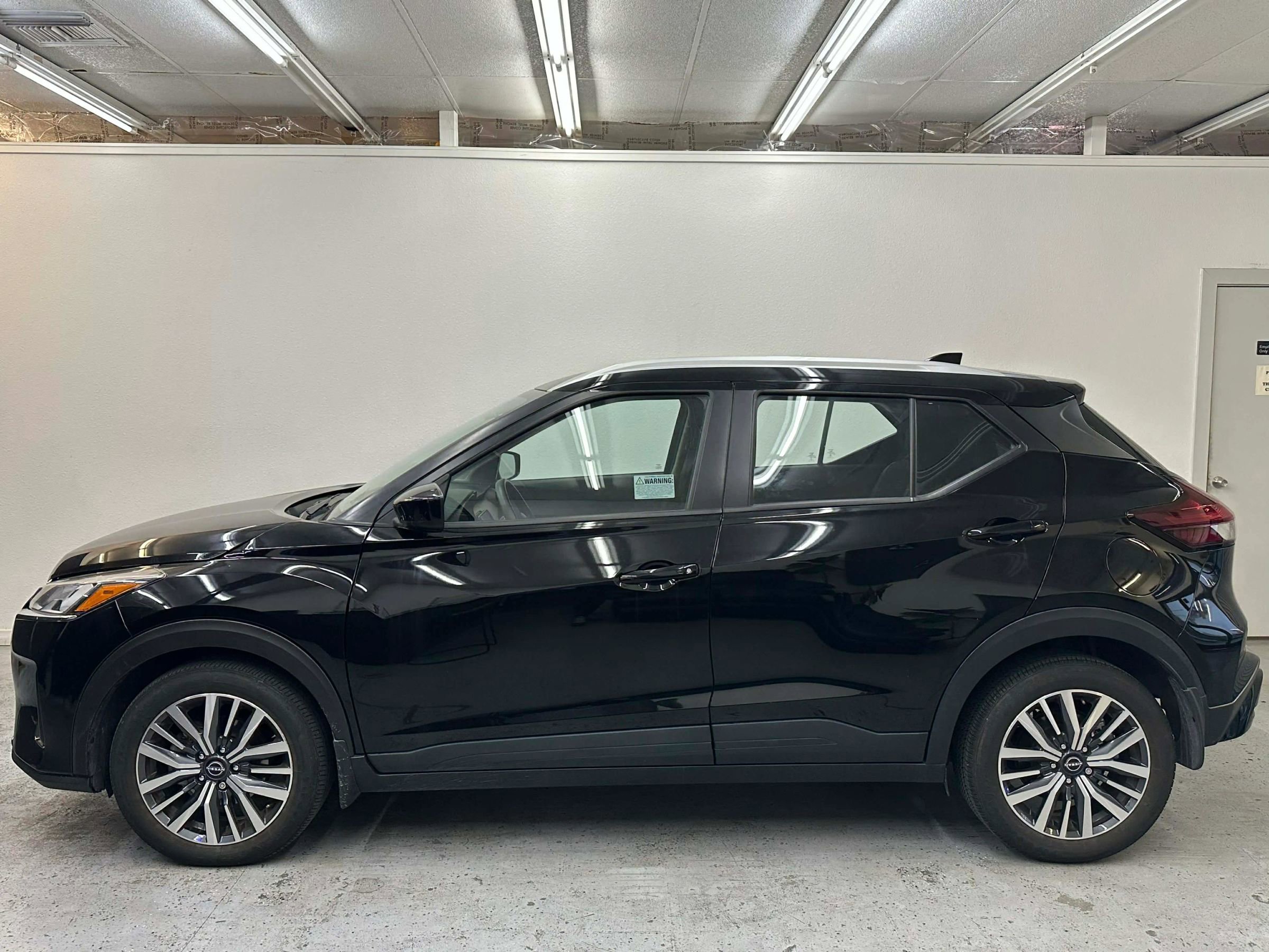 Used 2023 Nissan Kicks SV image 38