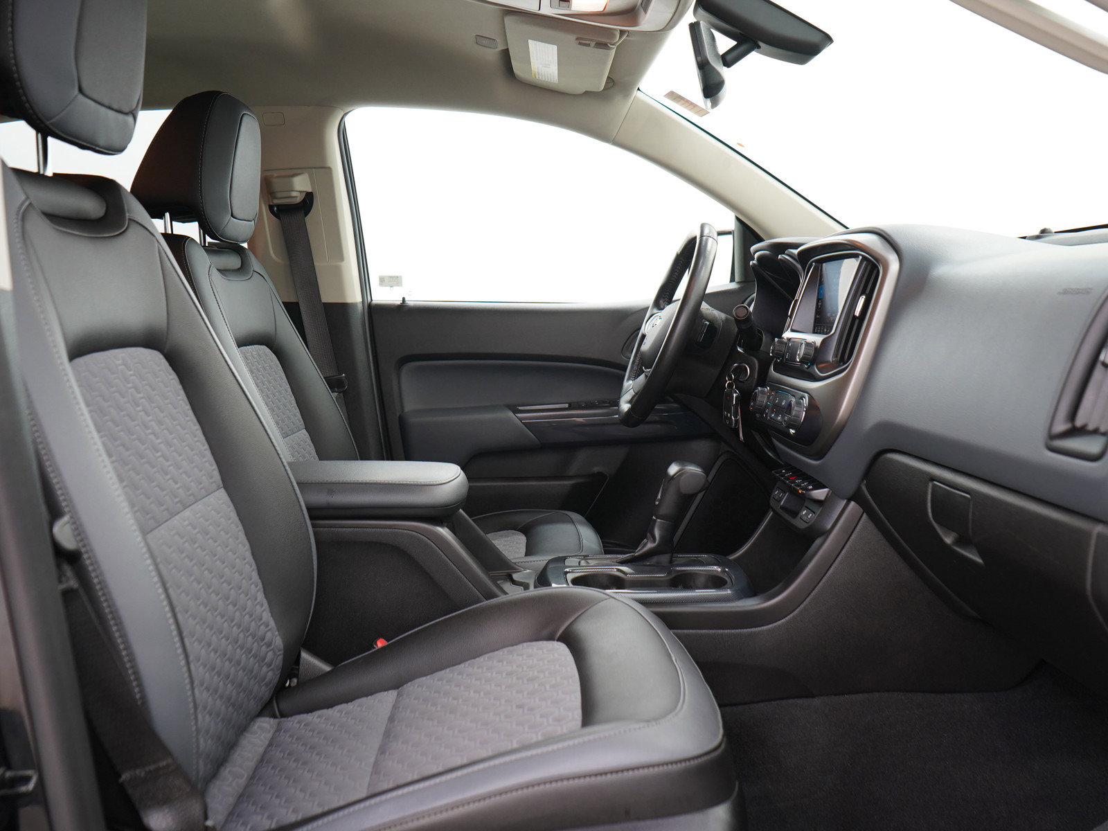 Used 2019 Chevrolet Colorado Z71 w/ Z71 Midnight Edition AWD/4WD image 13