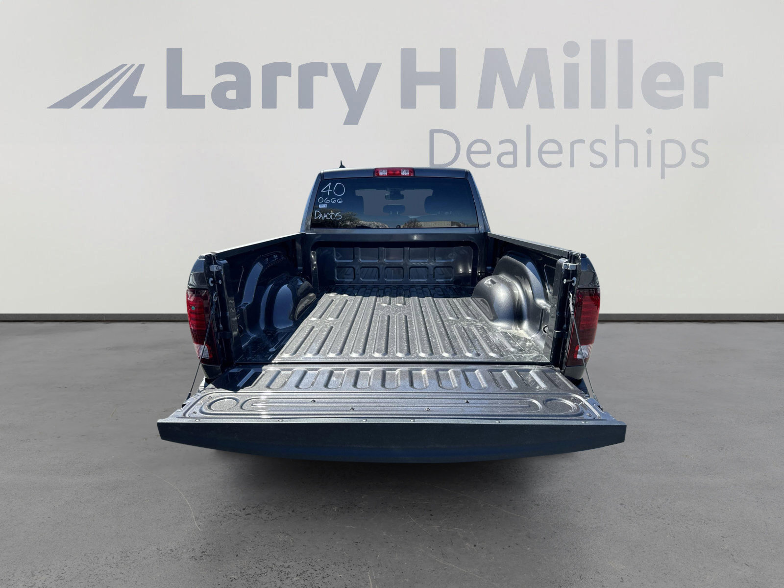 New 2024 RAM 1500 Classic Warlock w/ Electronics Group image 31