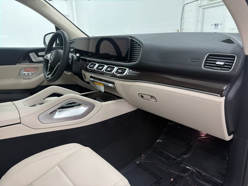 Used 2026 Mercedes-Benz GLS 450 4MATIC image 29