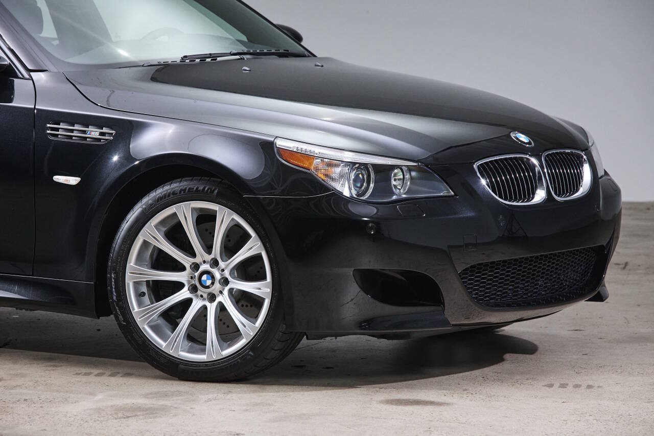 Used 2006 BMW M5 RWD image 11