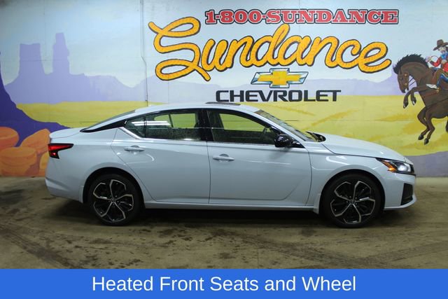 Used 2023 Nissan Altima 2.5 SR image 1