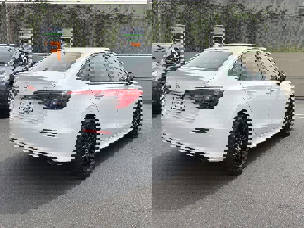 Used 2023 Honda Civic Sport image 6