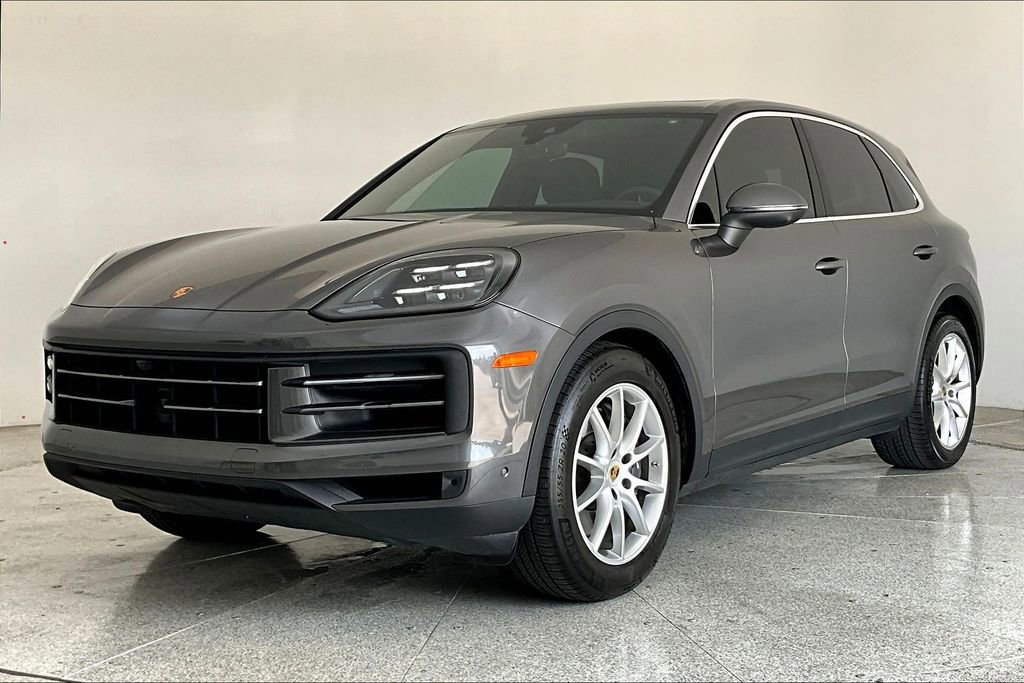 Used 2024 Porsche Cayenne image 16
