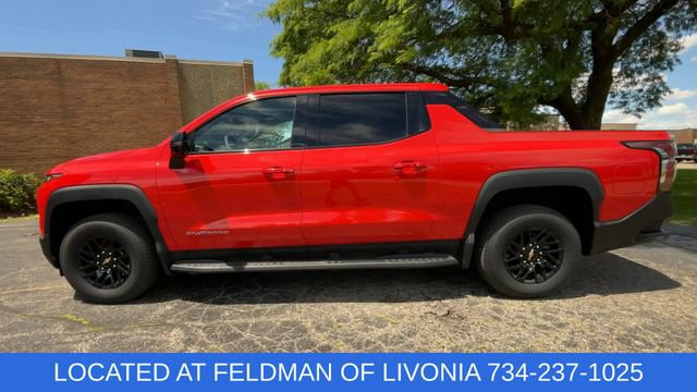Used 2025 Chevrolet Silverado EV LT AWD/4WD image 5