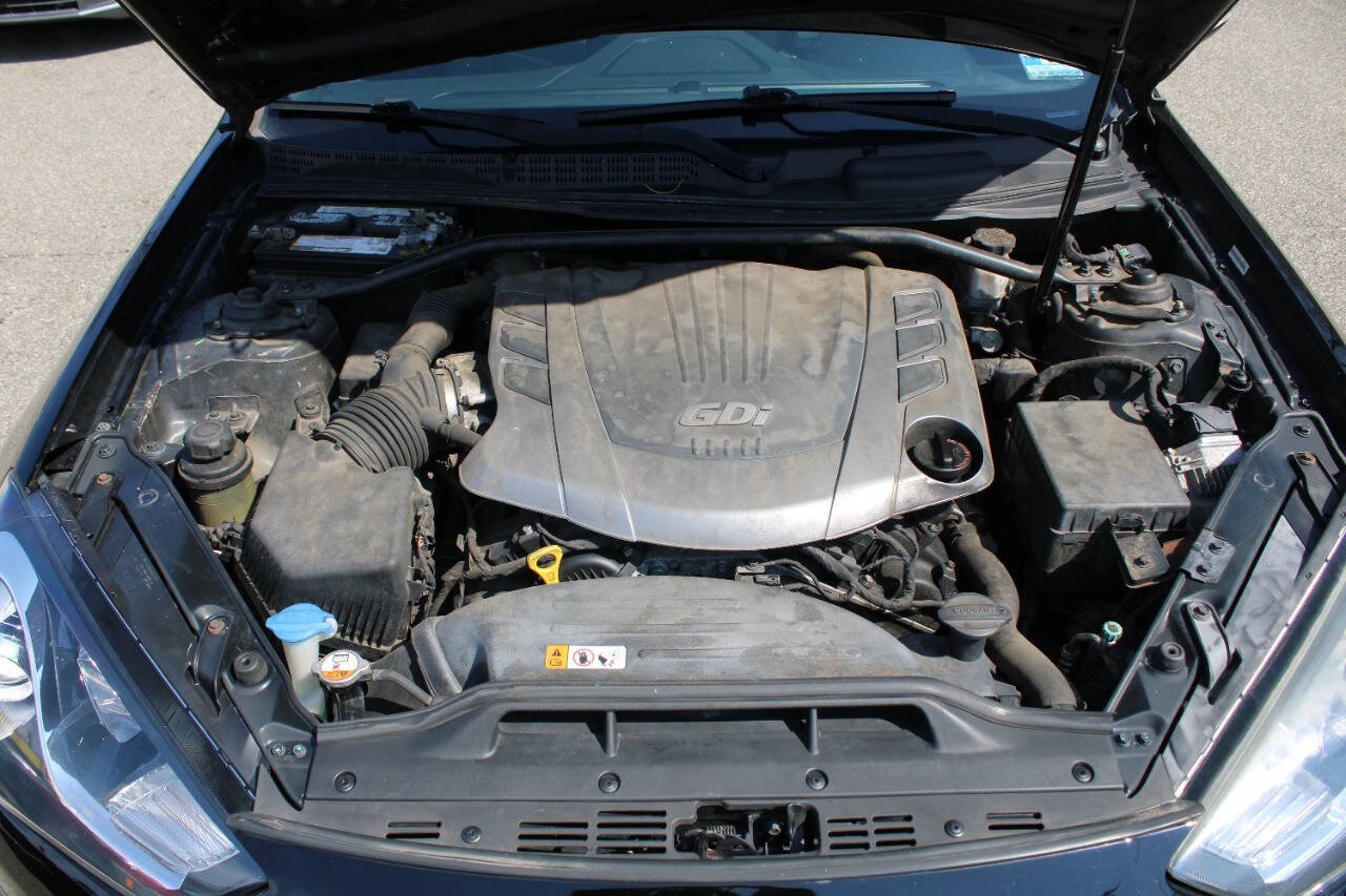 Used 2013 Hyundai Genesis 3.8 image 15