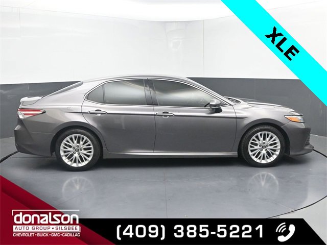 Used 2018 Toyota Camry XLE image 2