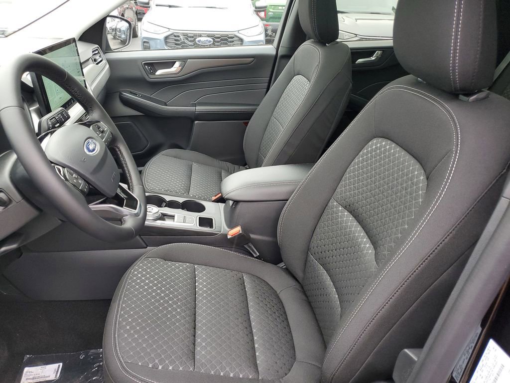 New 2025 Ford Escape Active w/ Active Premium Tech Pack image 7
