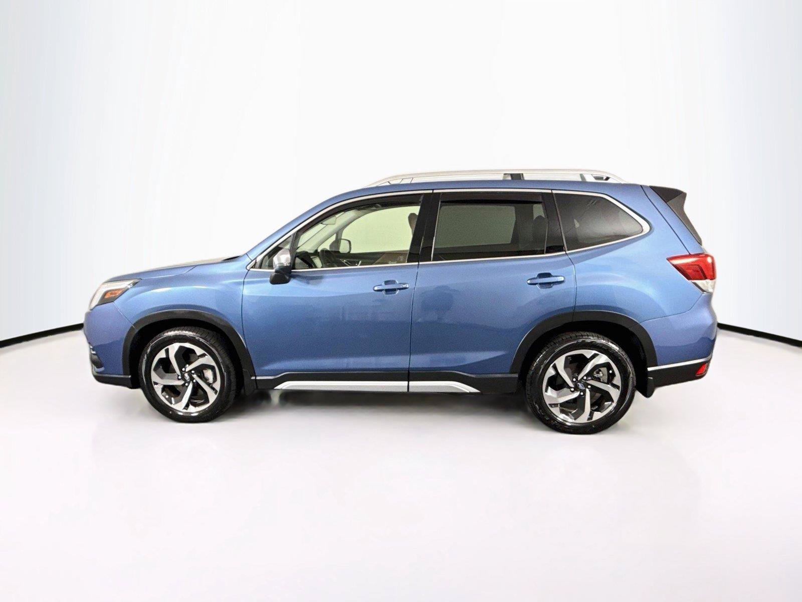 Used 2024 Subaru Forester Touring w/ Convenience Package AWD/4WD image 14