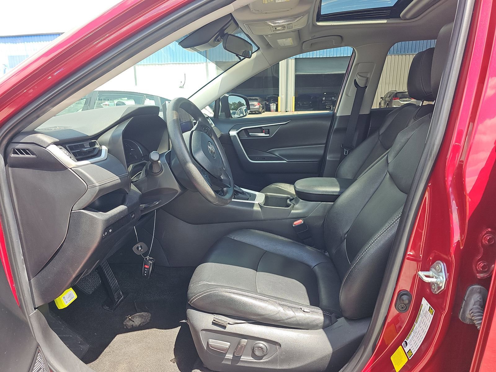 Used 2023 Toyota RAV4 XLE w/ Convenience Package FWD image 3