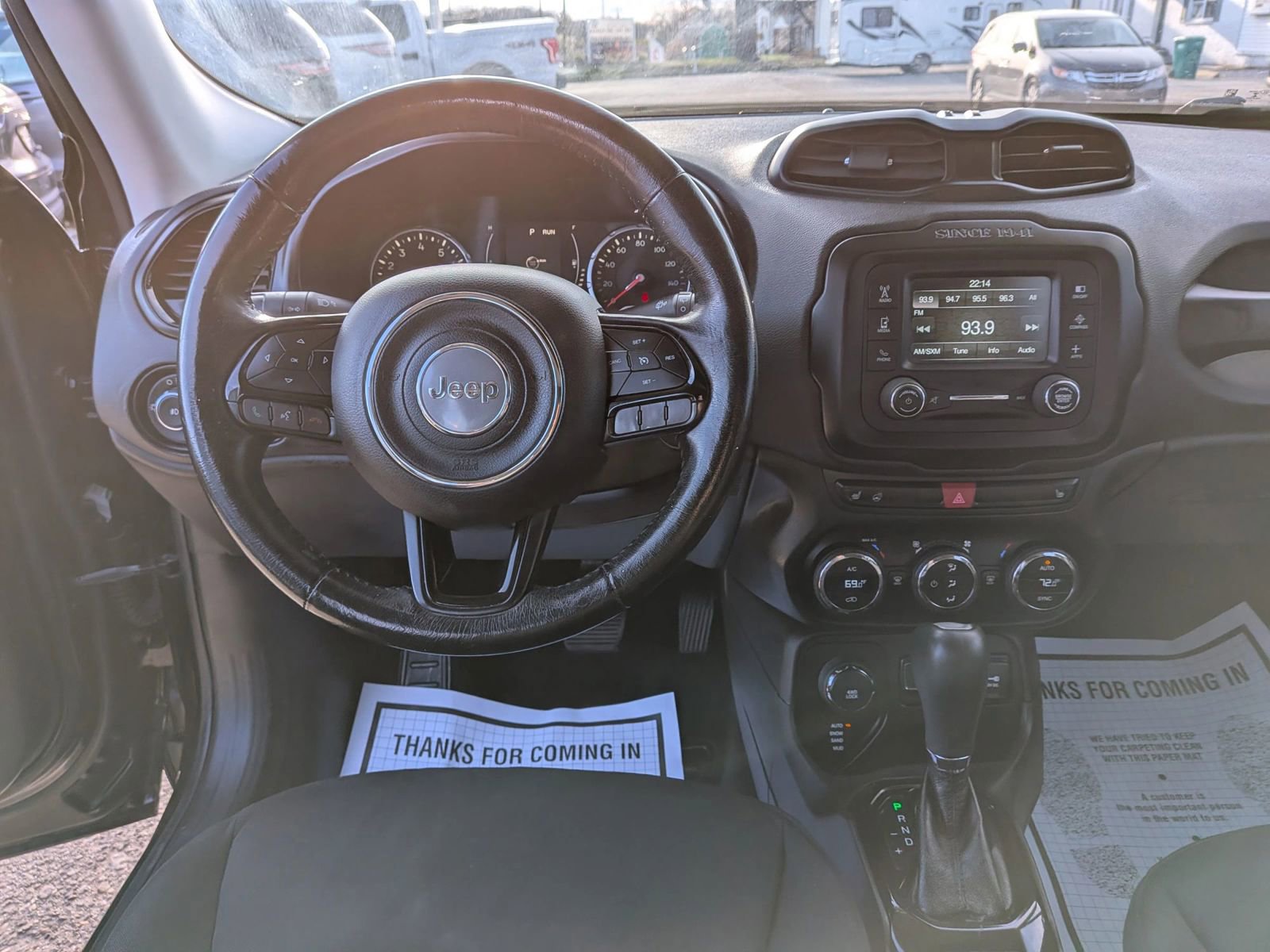 Used 2016 Jeep Renegade Latitude AWD/4WD image 43