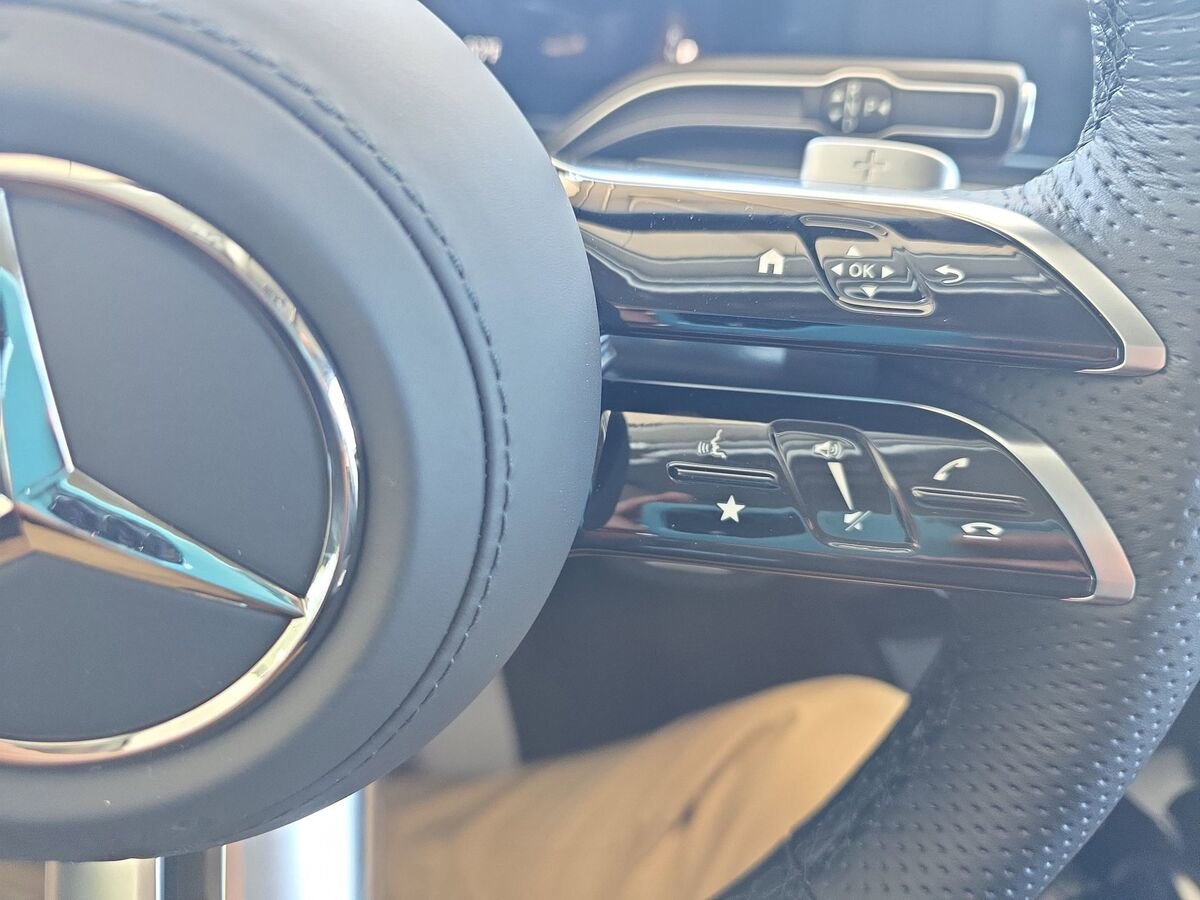 New 2026 Mercedes-Benz GLS 450 4MATIC image 18