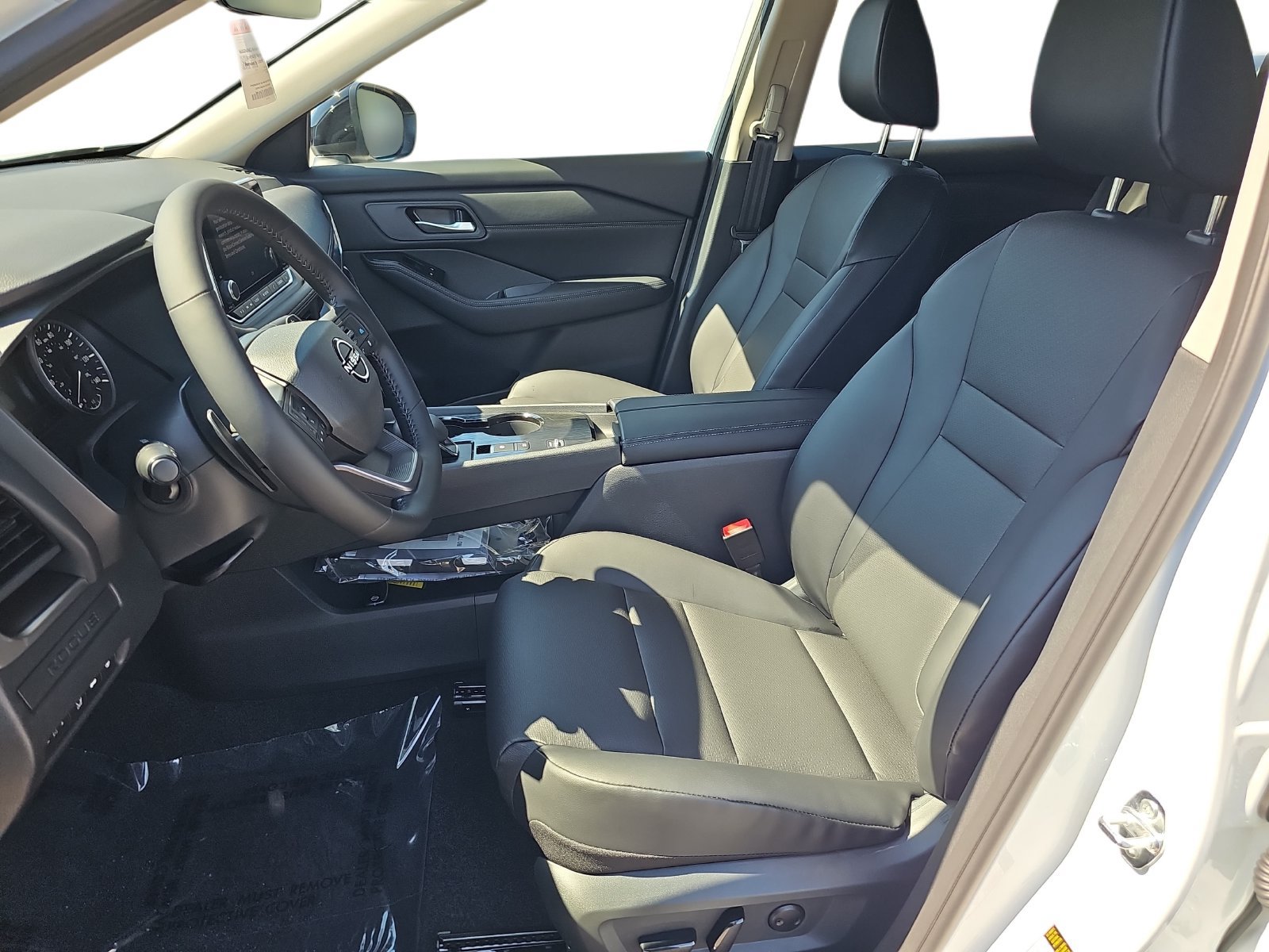New 2027 Nissan Rogue Dark Armor FWD image 15