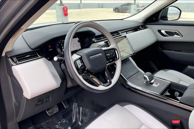 Used 2025 Land Rover Range Rover Velar Dynamic SE image 14