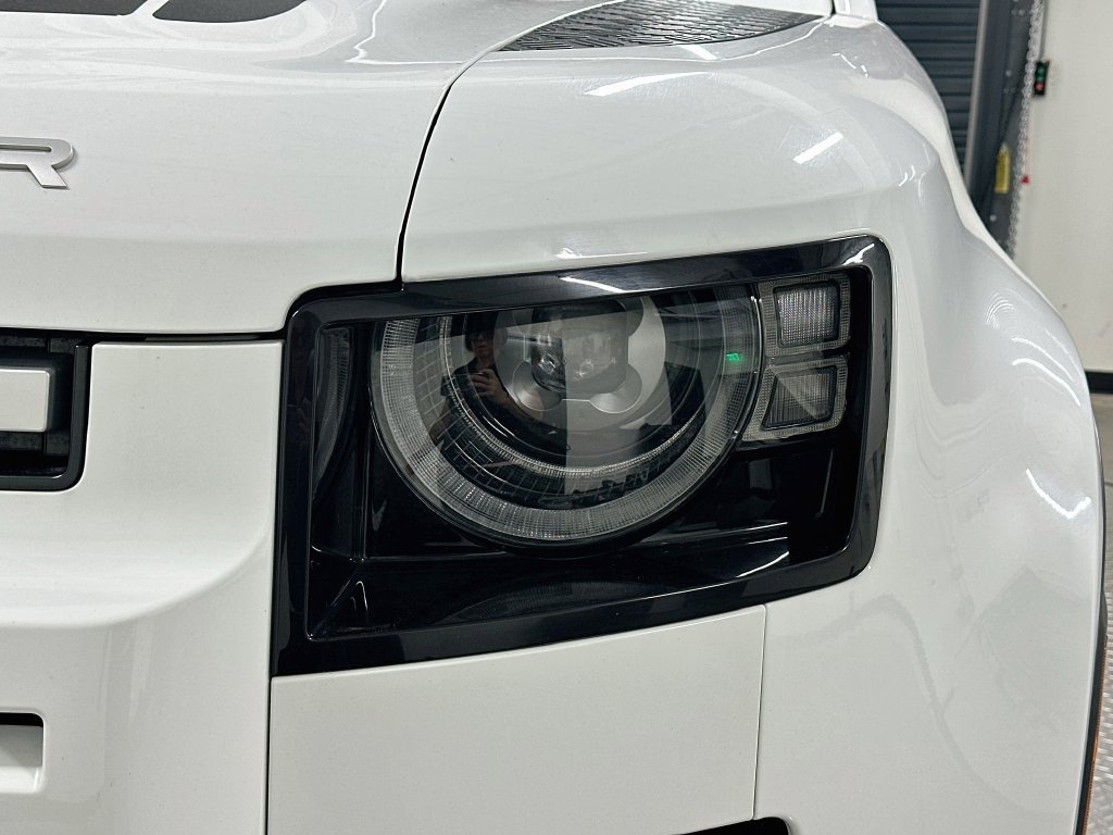 Used 2024 Land Rover Defender 90 S AWD/4WD image 31