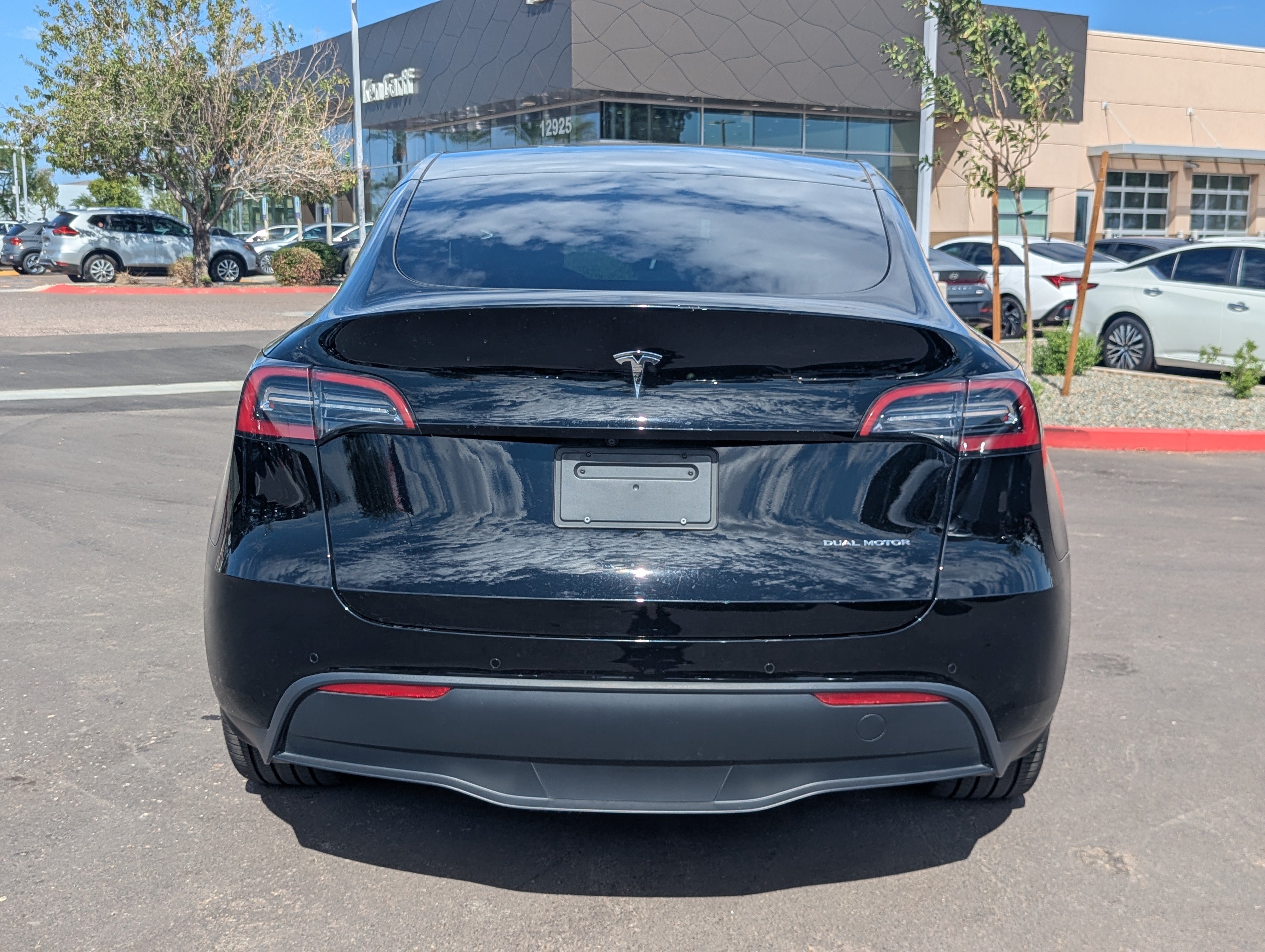 Used 2022 Tesla Model Y Long Range AWD/4WD image 4