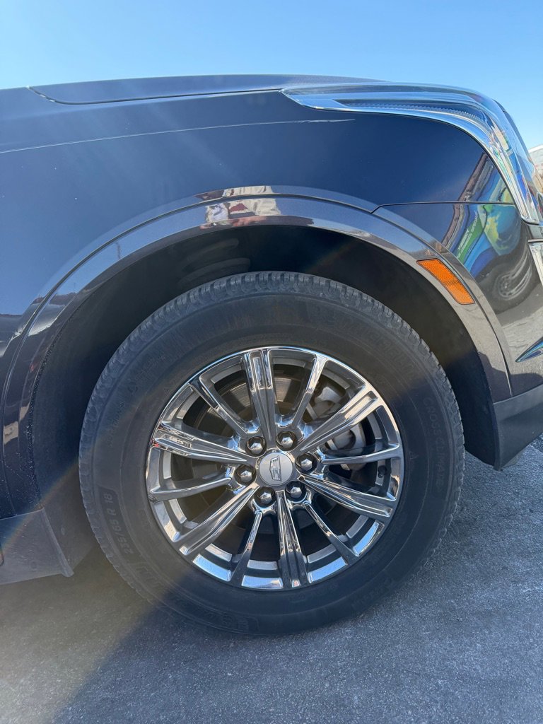 Used 2018 Cadillac XT5 Luxury w/ Driver Awareness Package FWD image 11