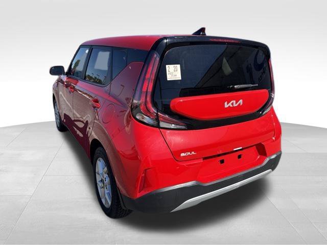 Used 2023 Kia Soul LX w/ LX Technology Package FWD image 6